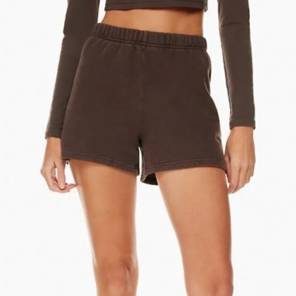 Aritzia Pants - Tna COZY FLEECE PERFECT HI-RISE 3" SWEATSHORT